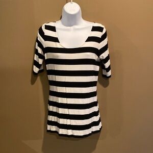 Rue21 black and white top size XL